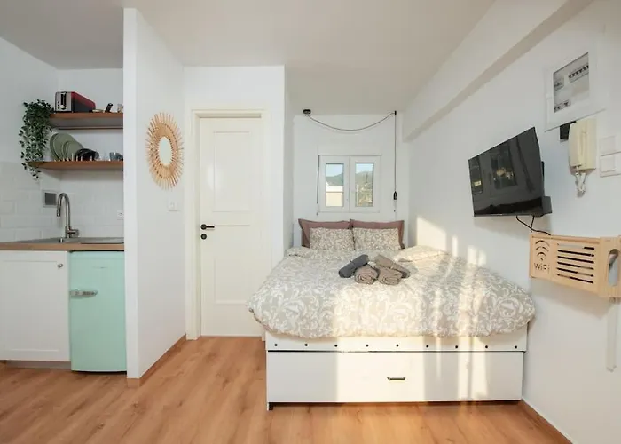 Mini Rooftop Apartment, In The Heart Of Volos