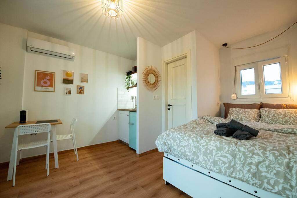 Mini Rooftop Apartment, In The Heart Of * Volos